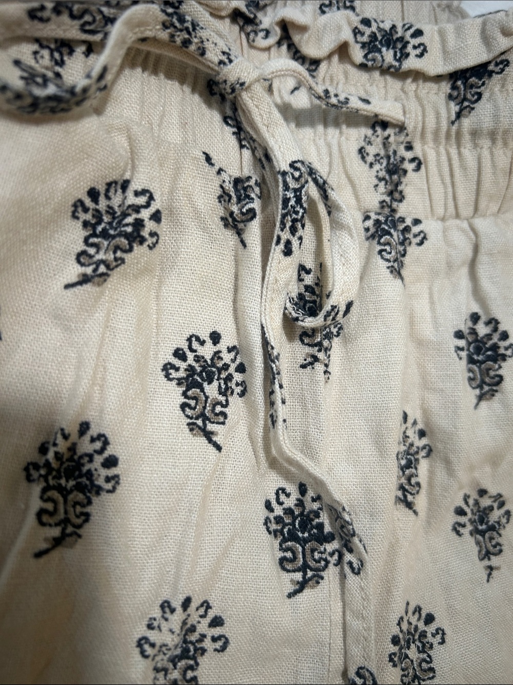 a new day Beige High-Waist Floral Drawstring Shorts - Picture 2 of 6